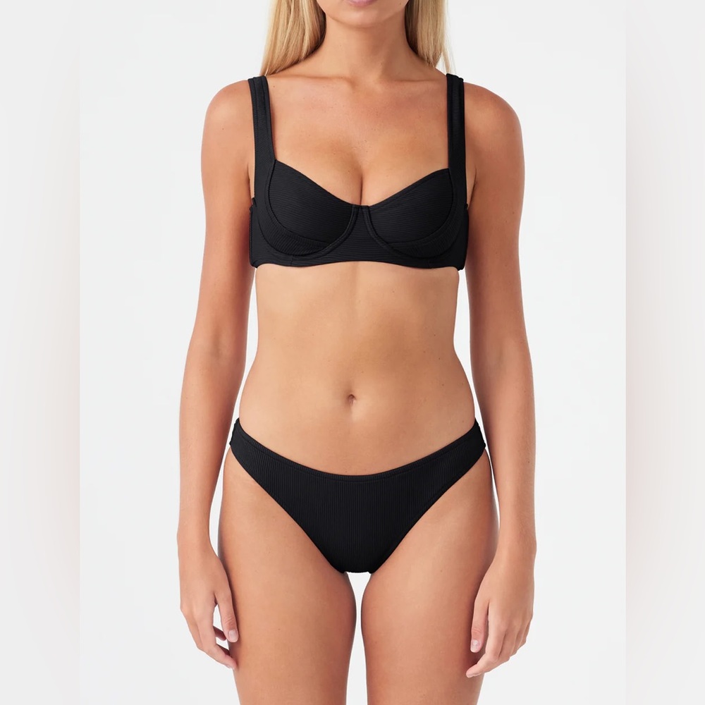 Zulu and Zephyr Black Signature Bra Cup Bikini Top - Size US 8 - Only worn once!